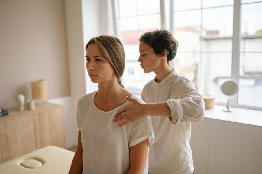 Conflit acromio-claviculaire : traitement et rééducation